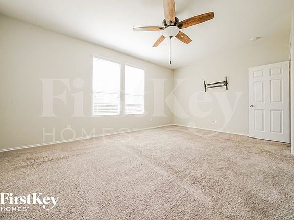 3rd image of 713 Jonius Creek Dr