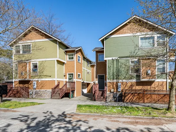 4904 Linden Avenue N, Seattle, WA 98103