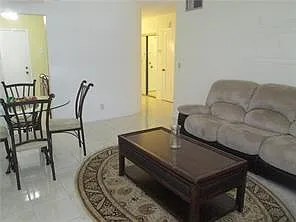 1 bed, 1.5 bath, 756 sqft, $1,500 — Photo 4