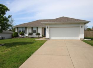 2107 E Lee St, Republic, MO 65738