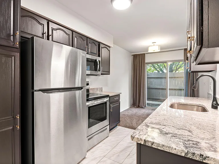 3034 Forest Creek Ct — Photo 8
