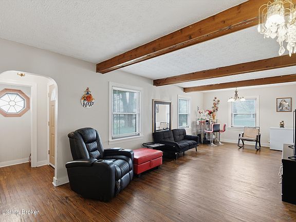 4th image of 2907 Ralph Ave