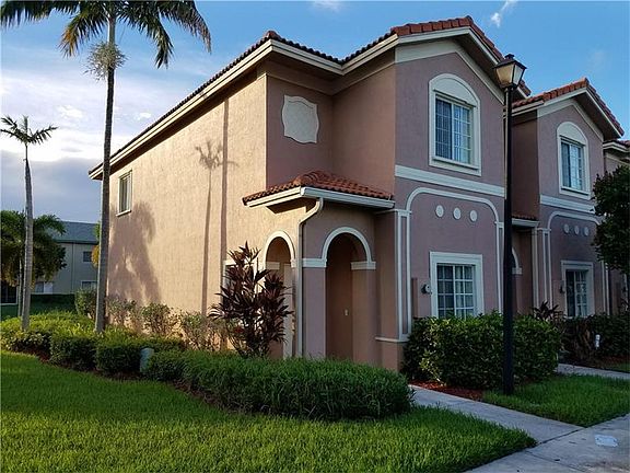2nd image of 7901 Catalina Cir #7901