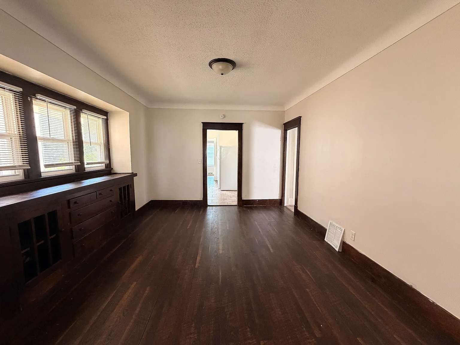 2 bed, $1,150 — Photo 3