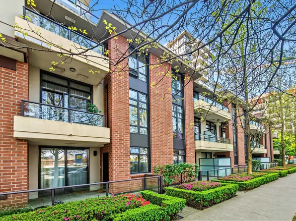8160 Lansdowne Rd #5, Richmond, BC V6X 0A9