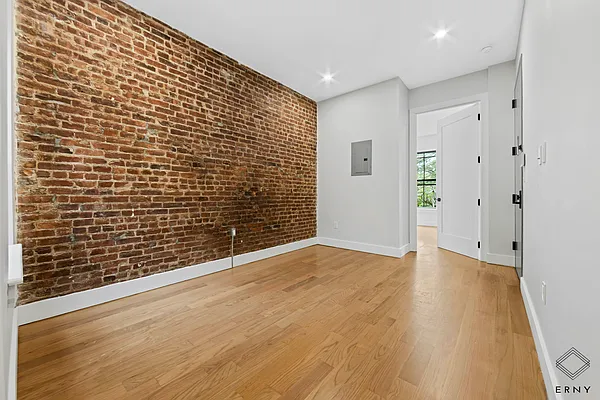 Rented by ERNY LLC | media 6