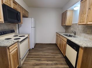 100 NW Vesper St UNIT E, Blue Springs, MO 64014