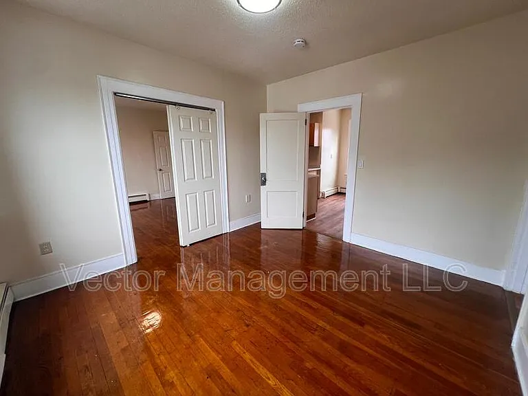 1166 Dixwell Ave #10 — Photo 3