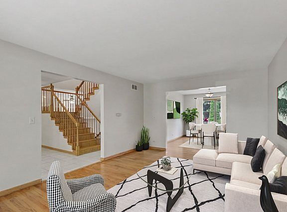 4th image of 336 W Morris Ave