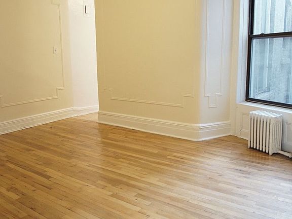 4th image of 415 E 71st St APT 4B