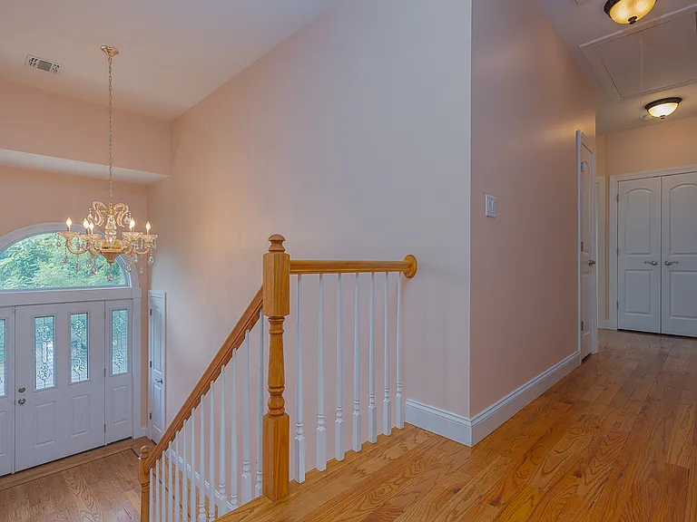 69 Heights Rd — Photo 4