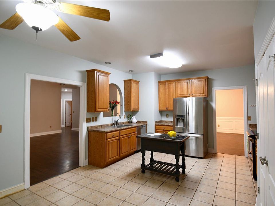 1st image of 202 Deer Field Ct