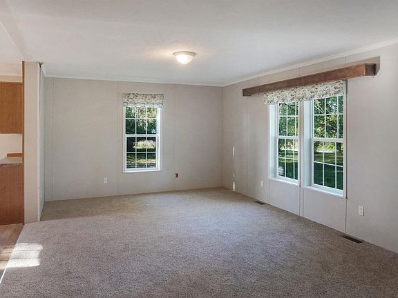 3rd image of 8910 Jorden Rd