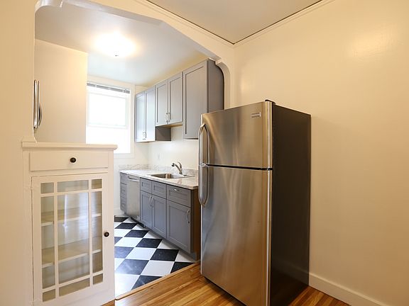 4th image of 3325 Steiner St APT 1