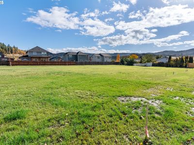 3165 Maple Rd, Hood River, OR, 97031