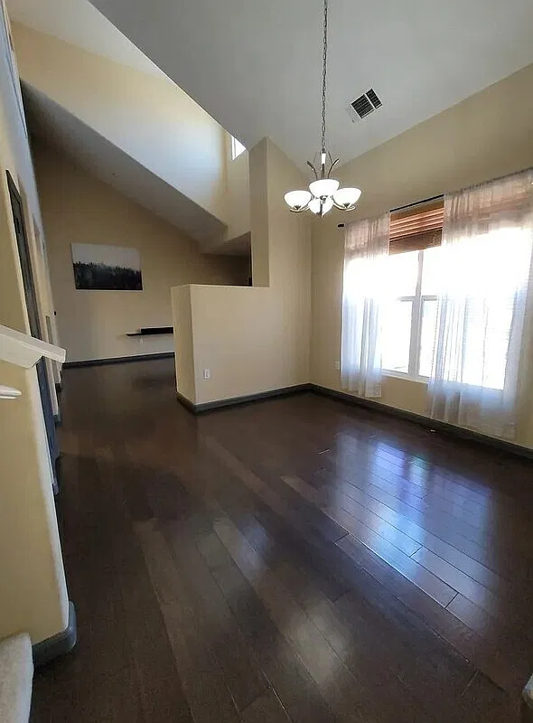 1 bed, 1.0 bath, 1223 sqft, $1,417 — Photo 3