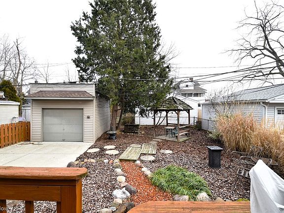 5th image of 1663 Saint Charles Ave