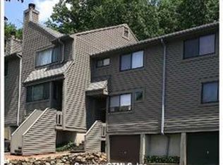 197 Sunrise Hill Rd, Norwalk, CT 06851