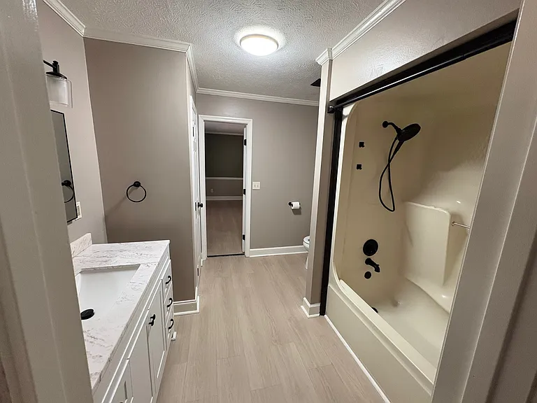 246 Park Rd SW #A — Photo 4