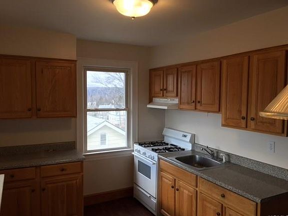 4th image of 252 Roberts Ave APT 2W