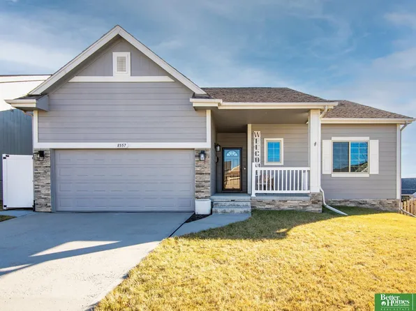 8557 King St, Omaha, NE 68122