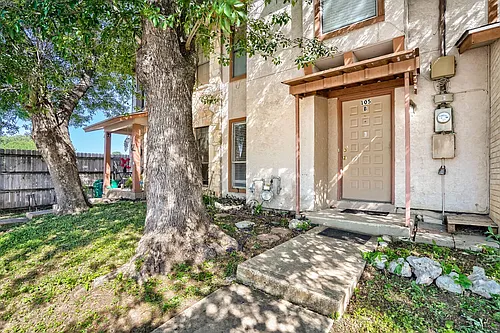 105 Avenue G #B Photo 1