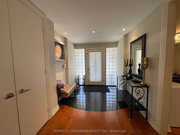 4th image of 35 Gardiner Rd E