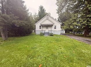 1248 N 7th St, Riverton, IL 62561