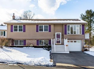 34 Sycamore Ln, Milton, PA 17847