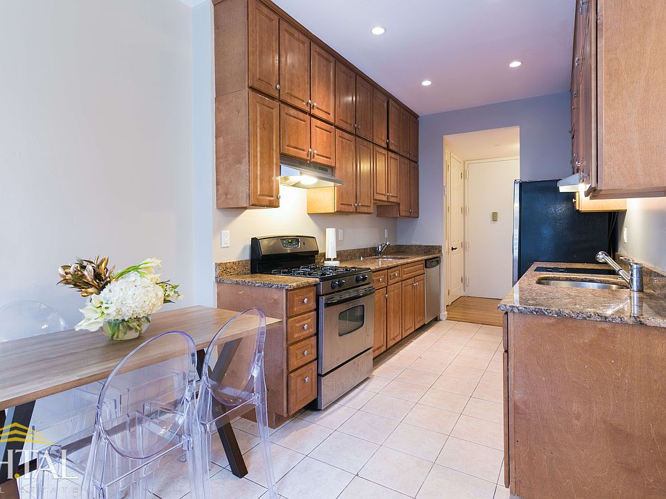 1st image of 575 E New York Ave APT 1B