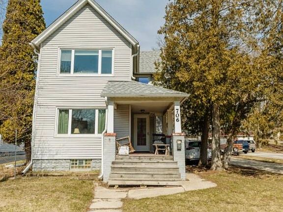 2nd image of 706 Hawthorne Ave