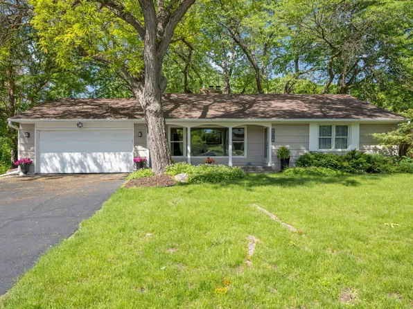6024 Walnut Dr, Edina, MN 55436