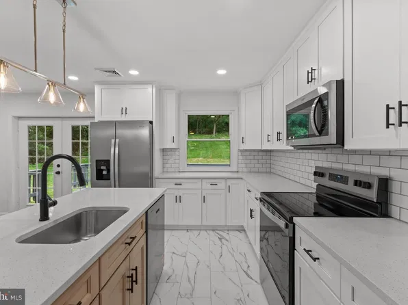 1016 W Boot Rd, Downingtown, PA 19335