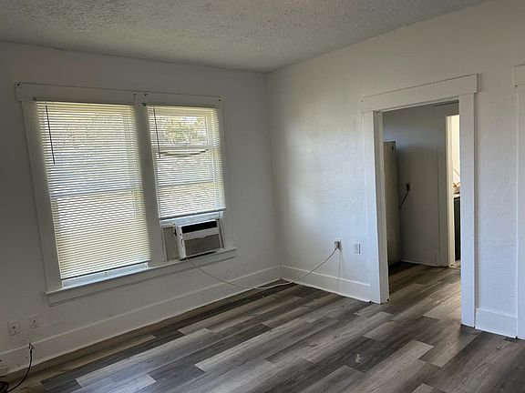 4th image of 234 E 18th St #238