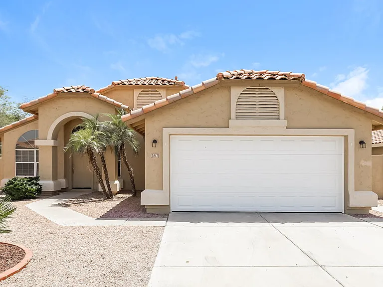 9847 W Irma Ln — Photo 1