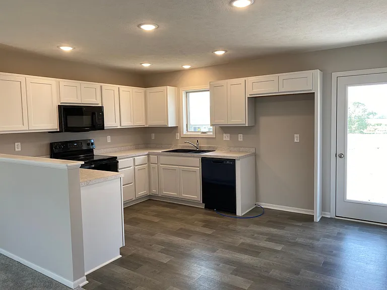 2920 W Kyle Ln — Photo 8