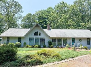 190 Appletree Cir, Martinsville, VA 24112