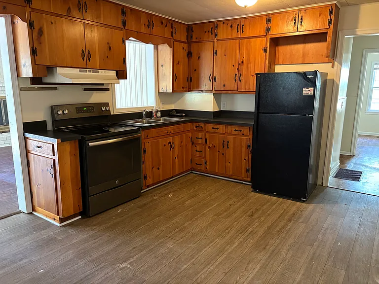 710 Longview St — Photo 10