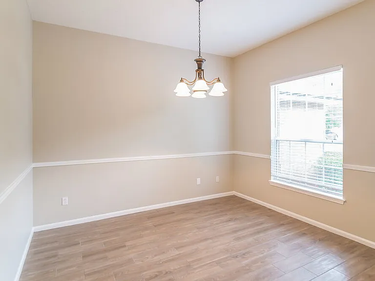 3243 Wandering Oaks Dr — Photo 5
