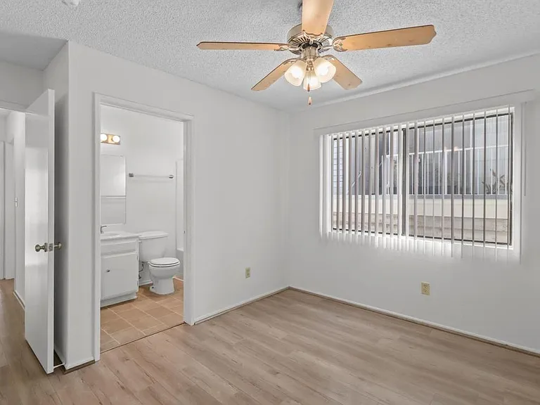 1254 S Saltair Ave #101 — Photo 21