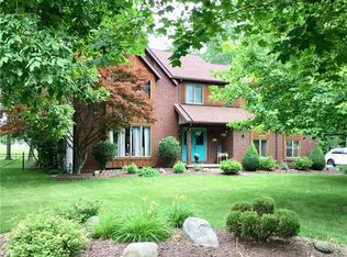 131 River Oaks Dr, Grand Island, NY 14072