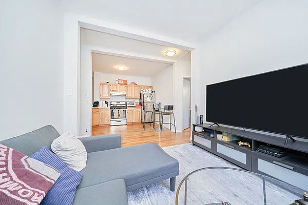 Rented by Living New York | media 9
