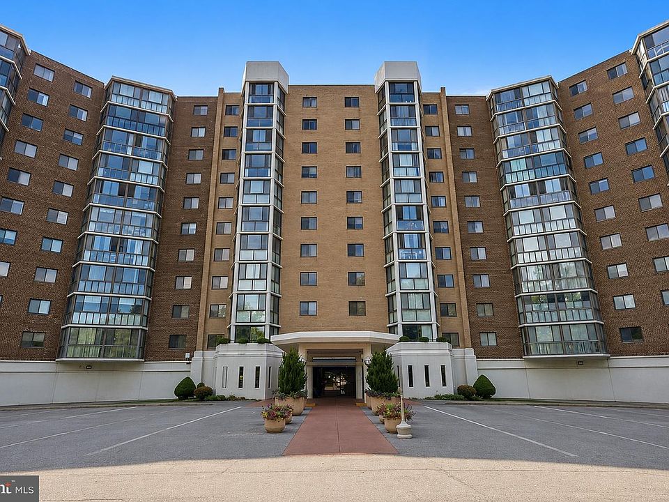 1st image of 15115 Interlachen Dr #3-524