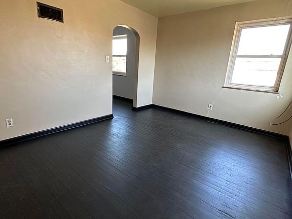 4th image of 2514 Sunset Blvd #2