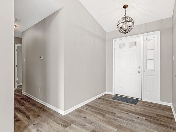 4th image of 7986 Sugar Berry Ct