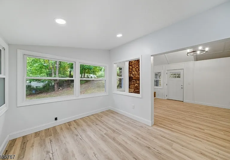330 Springbrook Trl — Photo 12