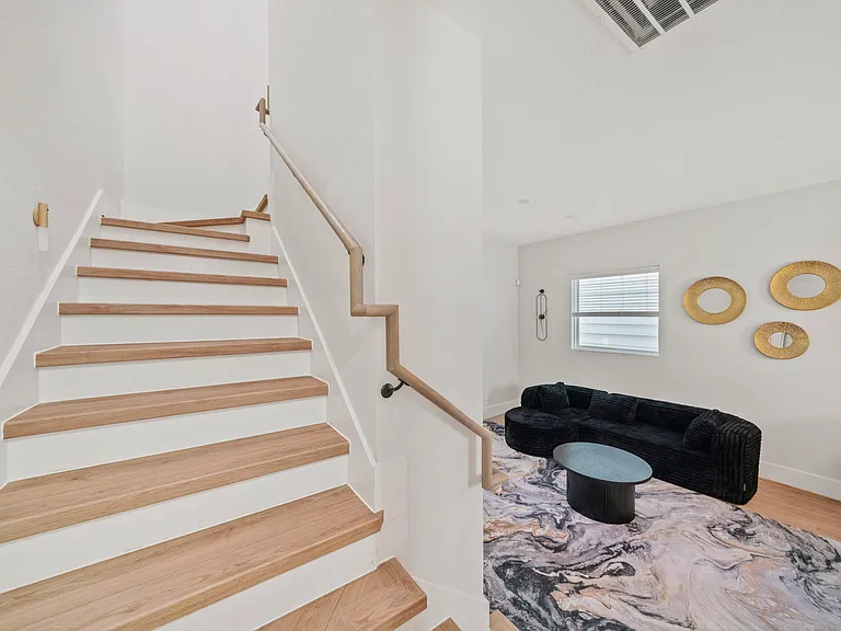 1208 Moody St — Photo 26