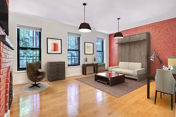 Rented by Anchor Associates | media 24