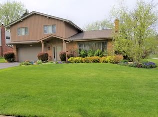 60 Mulberry East Rd, Deerfield, IL 60015