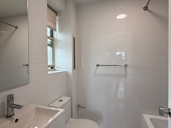 4th image of 166 W 75th St APT 1406